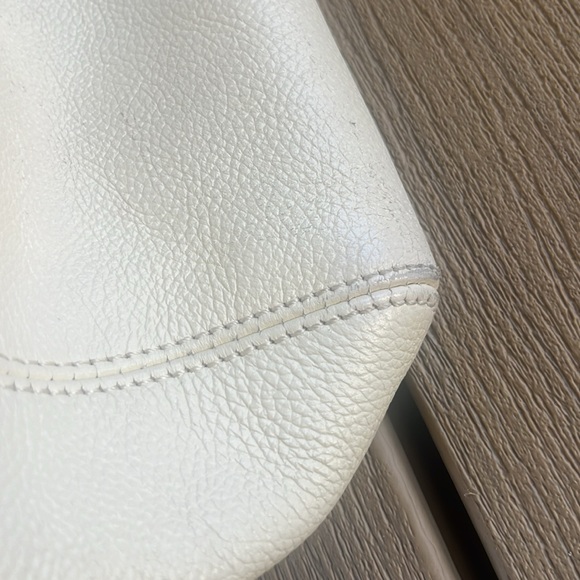 Chanel tote - Picture 10 of 12